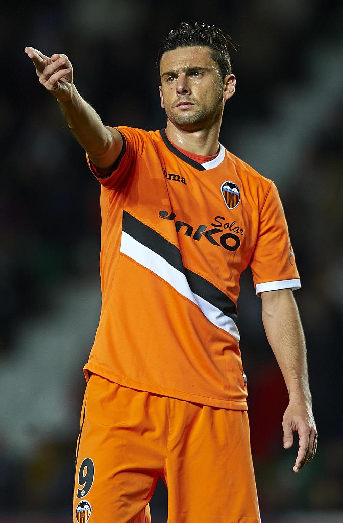 [葡萄牙队]【足坛掌故】波斯蒂加——从水货熬成名宿的玉面杀手