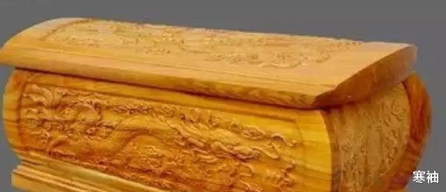 遵义@意外发现的千年之墓，埋藏着一口纯金棺材，连用的钉子都是纯金的