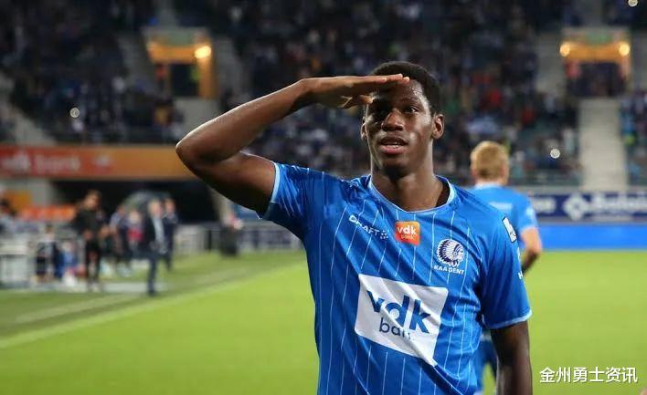 「曼联」40场造33球！枪手红魔争20岁神锋，2大优势或助曼联脱颖而出