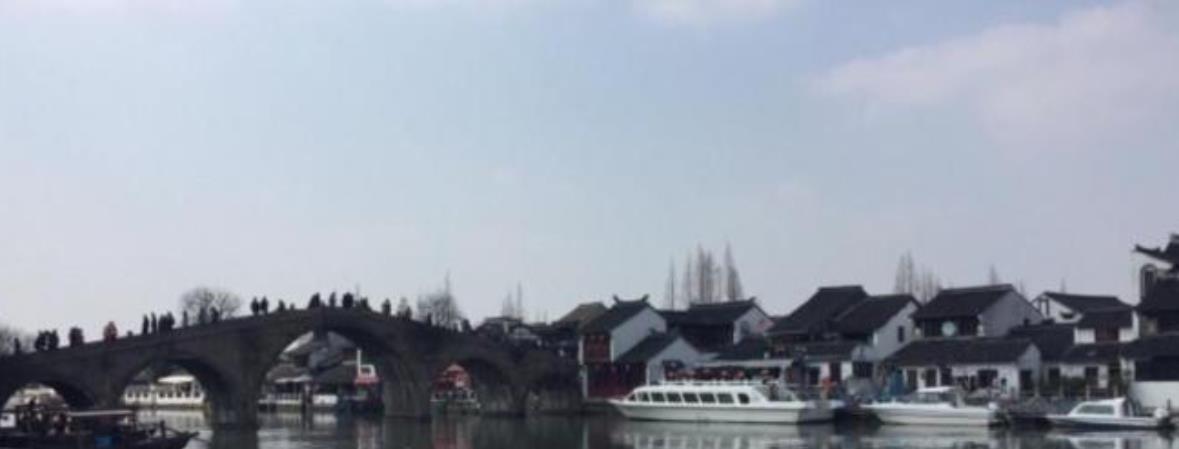 古镇|国内“最聪明”的景区,游客暴增就免门票,现今游客爆满