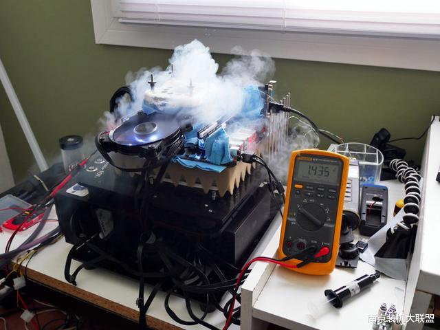 CPU|不用进主板BIOS也能给CPU超频，这两个软件你得了解一下