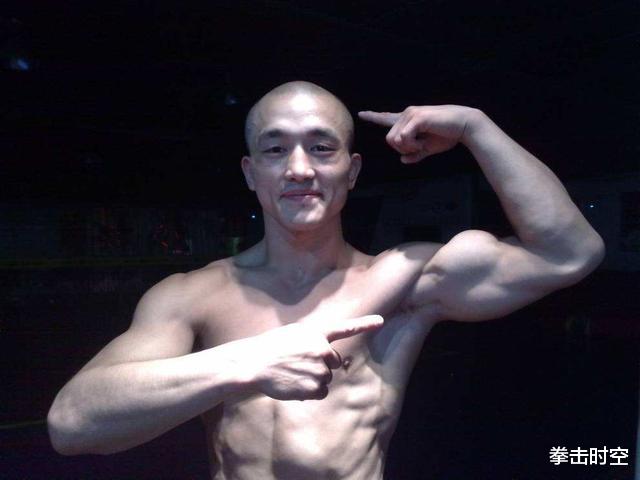 [迈克·泰森]武僧一龙正式向泰森宣战：希望能与泰森一战，我会使出所有武功