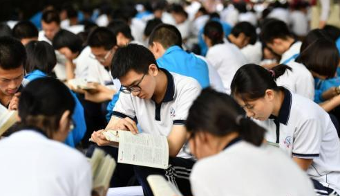 「中小学」家长投诉：孩子因上课没听懂，要求老师下课时进行补课被拒