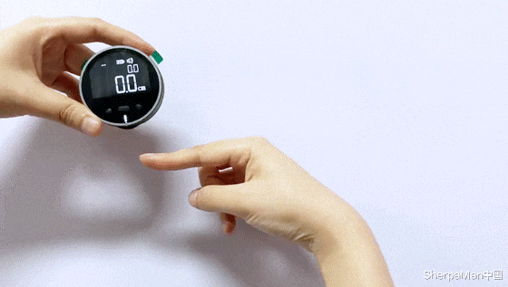 小q|小米有品推“圆饼尺”，单手1秒测距离、体积、面积，网友：钢卷尺已扔