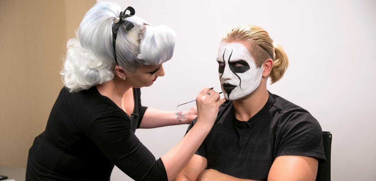 月光光心慌慌|WWE杰·乌索下手太重，蛋妞伤情细节公开！众明星晒万圣节扮相！