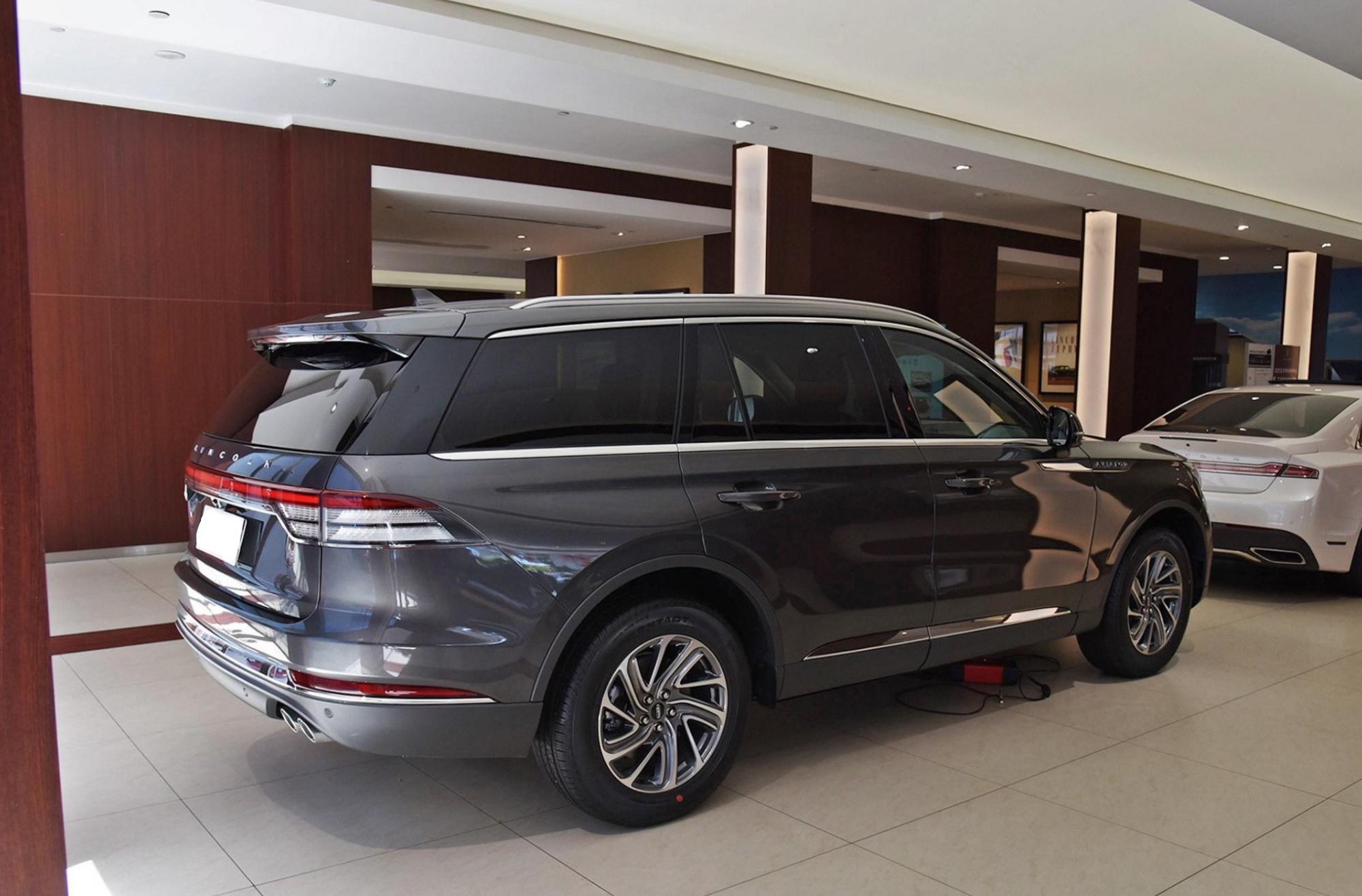 豪车|“平民级”豪华SUV，标配5层隔音墙+V6发动机，比奥迪Q7便宜18万