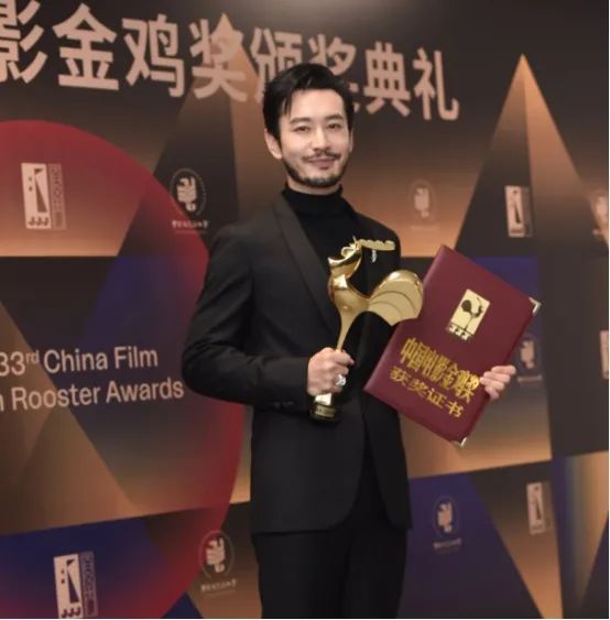 黄晓明|质疑声再多，也挡不住黄晓明的光芒，金鸡影帝实至名归！