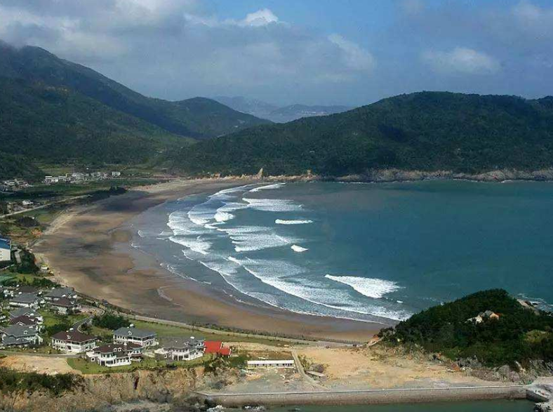 ##中国又一景区“膨胀”？门票高达160元，景区内一瓶矿泉水卖30元