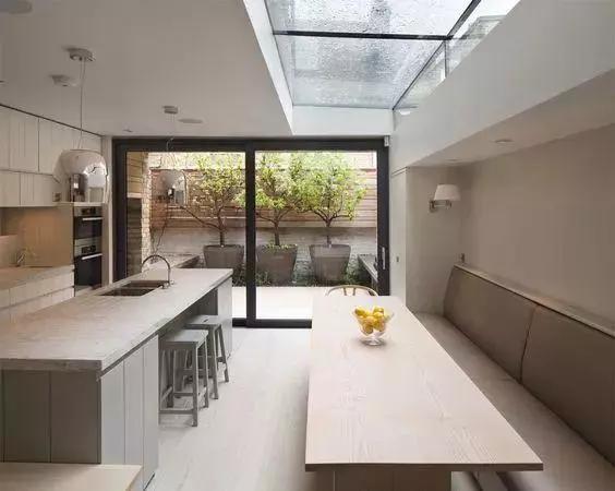 「」什么?家里也能弄卡座,还能和飘窗结合,简直是小户型的福音!