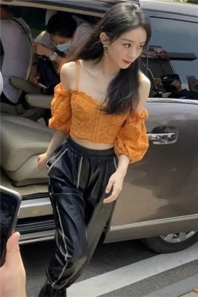 赵丽颖|“路人抓拍下”的女星：程潇赵丽颖还好，看到张天爱：换谁不心动