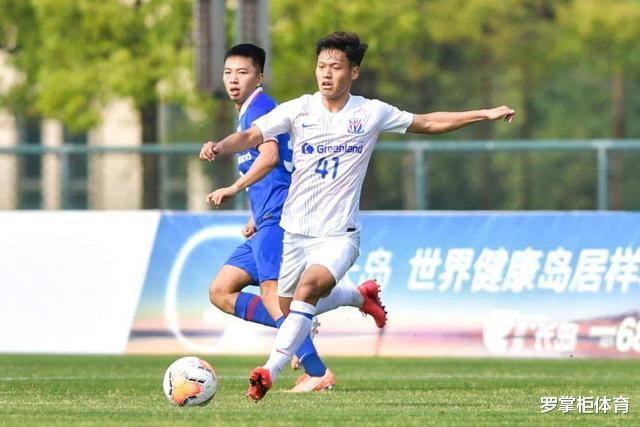 「上海申花」何龙海彻底凉了？原本有希望签约申花，如今因违纪或遭崔康熙放弃