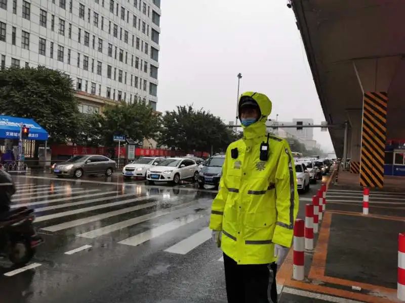 沈阳晚报|刚刚！沈阳发布暴雨红色预警！全市转移1136人，部分景区停业……