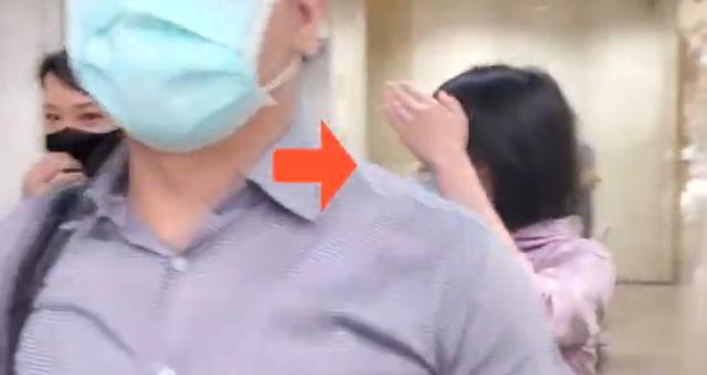 飞儿乐团|认不出!飞儿乐队前主唱Faye状告恩师,38岁素颜出庭似大妈