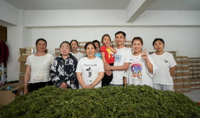 淘宝|淘宝又宣布1万个年入百万的机会,老兵们找到了新战场