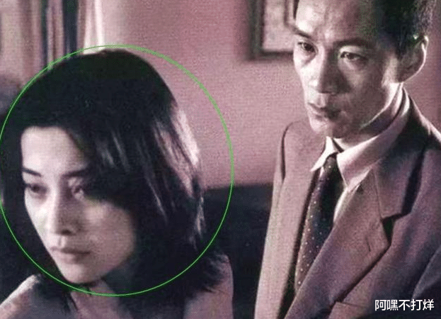 梅婷|梅婷现实有多邋遢？看清家中照片后，餐厅凌乱得像\垃圾场\！