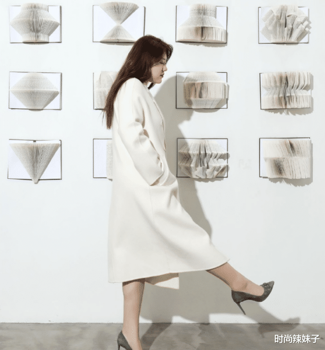 杨天真|杨天真“切胃手术”大获成功,瘦身后美出新高,还意外撞脸了她