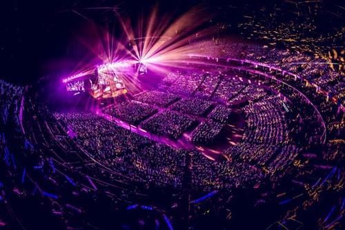 梦然■不混娱乐圈不宣传演唱会，但是演唱会每场都一票难求！