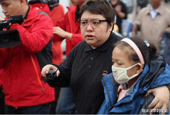 韩红|韩红减肥成功！身材瘦到完全撑不住衣服，网友直呼这回真瘦了！
