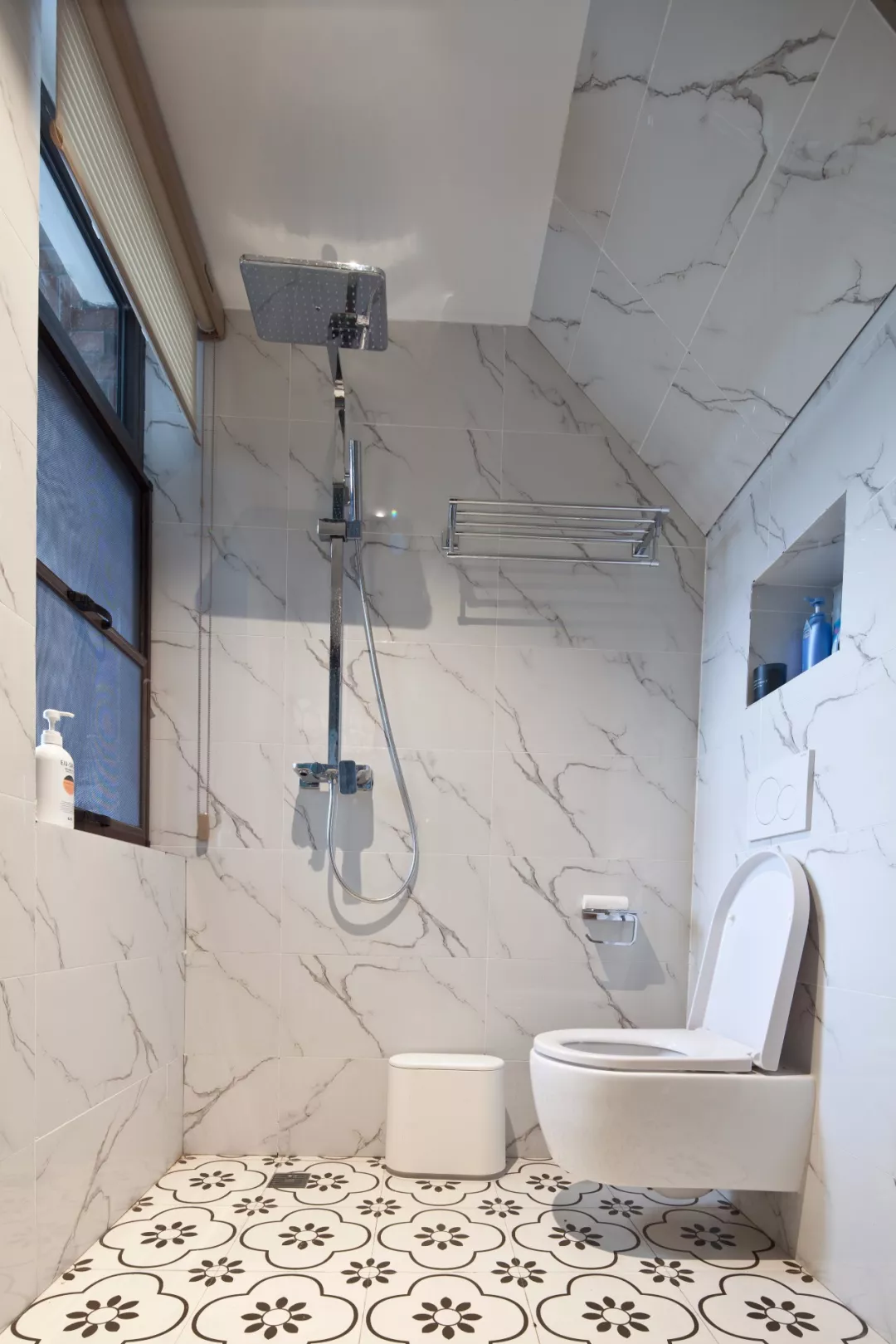 ▲卫生间地漏的五种设计，哪个排水效率高，还好看？