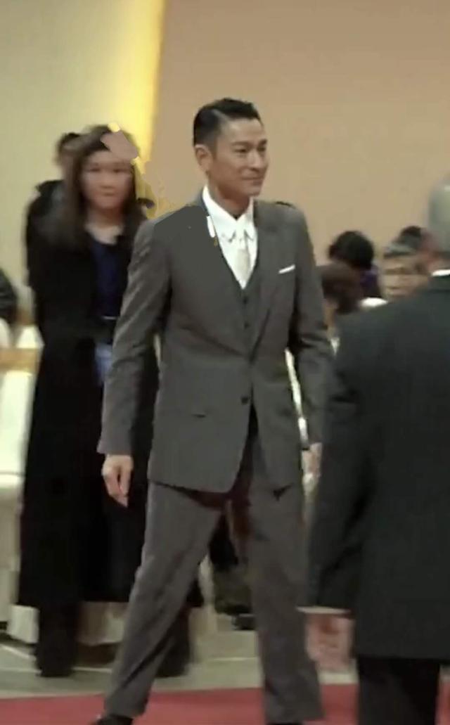 李修贤|万梓良现身曾志伟妻子葬礼！大背头穿皮衣发福严重，李修贤也老了