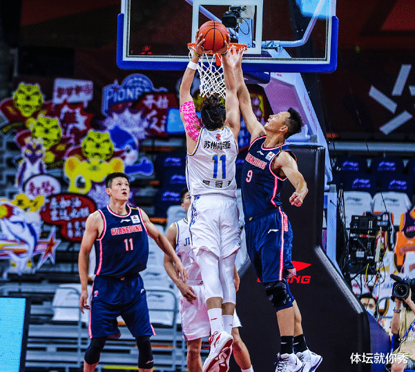 『易建联』炸裂！阿联是真的硬，28+13全明星中锋被防死，7中1仅3分太可怜了