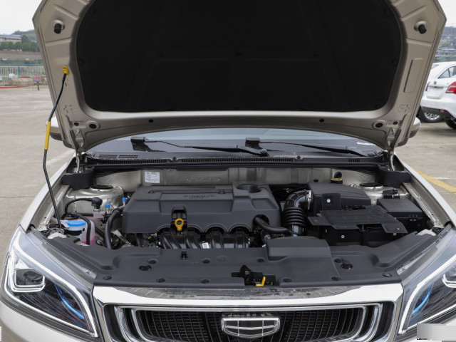 吉利帝豪|吉利帝豪跌破5万元，油耗5.8L，还看什么二手车？