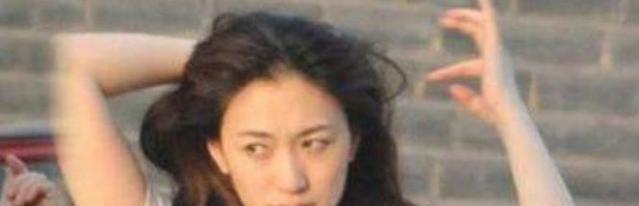 【李小冉】最爱抽烟的五位女星，李小冉竟上榜，最后一位万万没想到