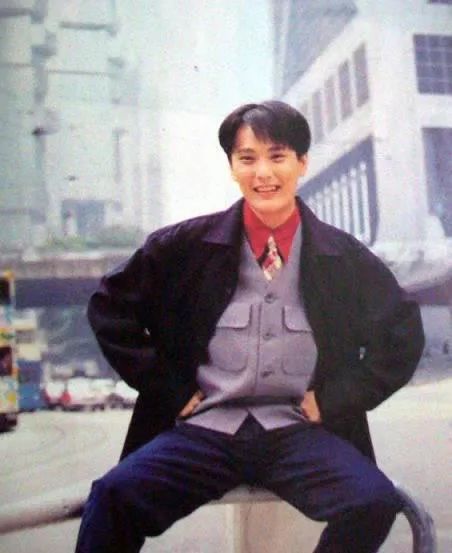上海市|张信哲与他收藏的美人们