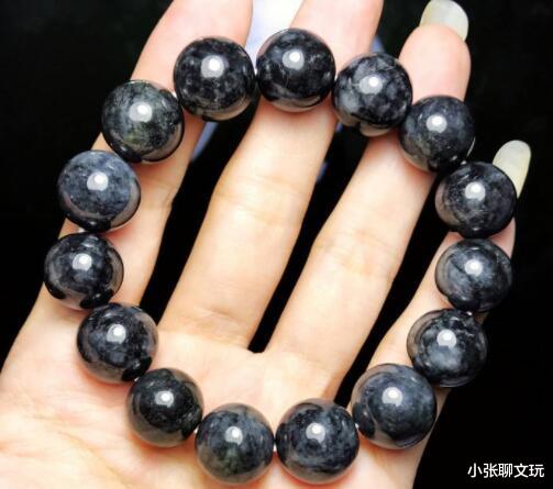 黑冰@原先人们不要的脏翡翠，现在却成为玩家高价追求的高货文玩