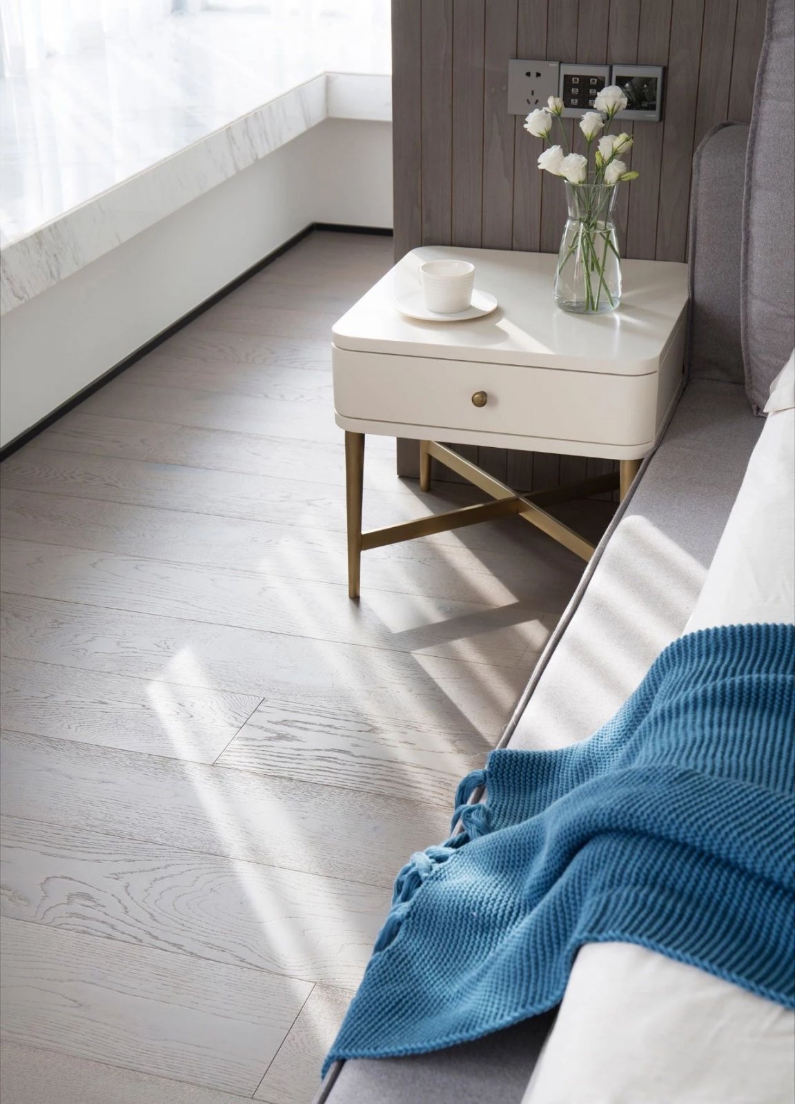 【】轻奢的生活氛围，质朴自然的现代设计。