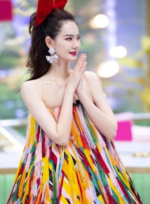 眼霜▲戚薇随手分享“万能”眼霜，价格一曝光，网友：我把兰蔻丢掉了