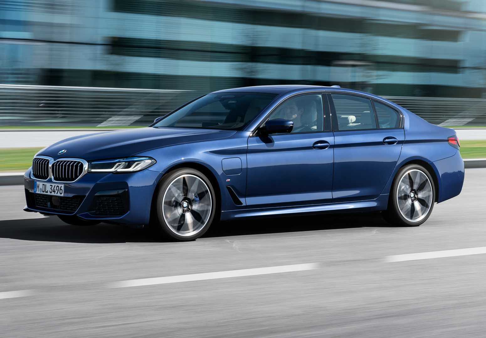 【宝马5系】2021款宝马5系改款官图亮相，全新电动动力系统，海外起价38.7万元