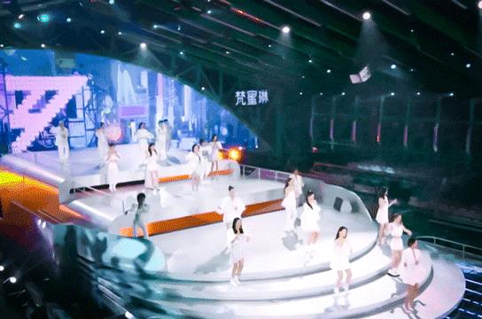 [万茜]《浪姐》节目组求生欲有多强？主题曲站位有讲究，万茜不是初C