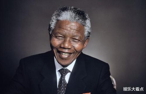 「黄家驹」1993年,黄家驹坠下舞台,6天他留下最后一句话,离开了人世