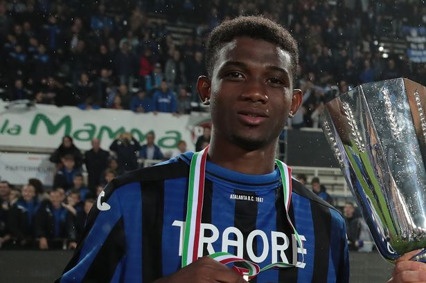 曼联|两大名记确认！曼联3000万锁定18岁左脚右边锋，速度快 突破犀利