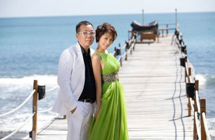 徐华凤|徐华凤：花7年逼走原配，上位29个月，就浑身肿瘤在丈夫怀中离世