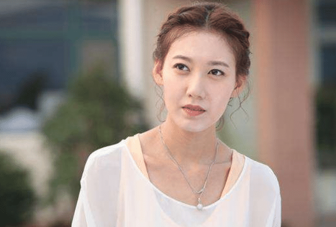 高露|她是靳东的亲妹妹，现因这部剧一炮而红，如今老公成了一个迷！