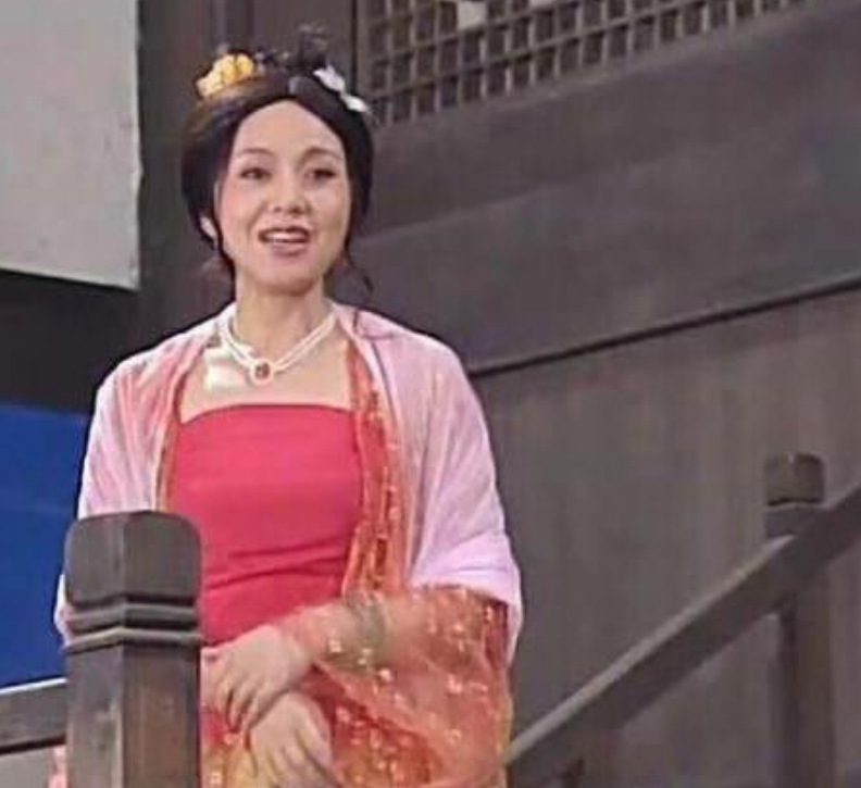 『国产剧』对不起！每次看了国产剧里穷人生活，我都感觉自己不配活着！