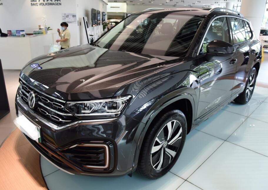 比亚迪汉|德系“省油王”倒下了，入门1.4T油耗2L，直降1.9W，高速200码不飘