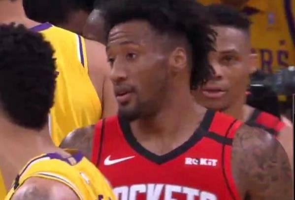 火箭队|首场热身赛 火箭的排兵布阵透露出诸多信息 轮转次序或许已定