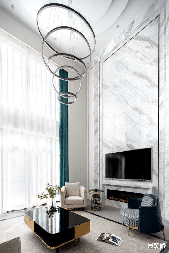 大户型|5层409平超大户型，白色为主的温雅美居，三层休闲区最为出彩