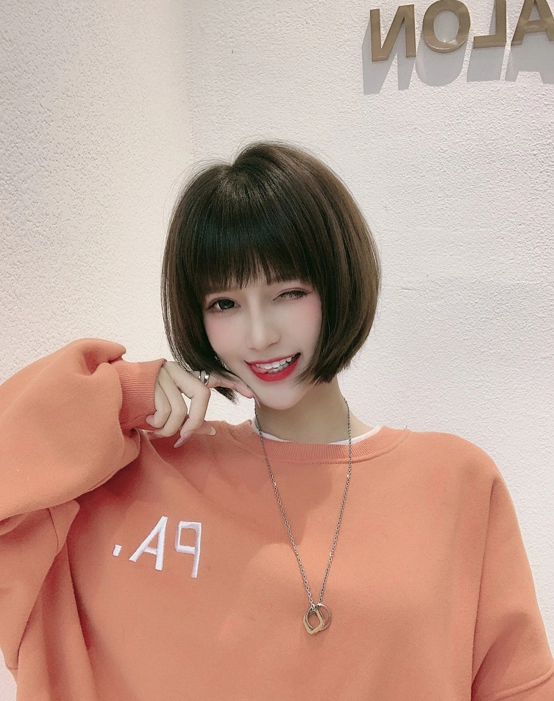 瘦脸|今冬新时尚发型20款，不论长短都很美，立体瘦脸好打理