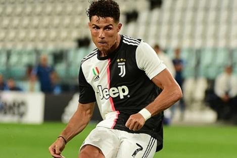 C罗|C罗再次被英超球队相中!年薪赶超梅西,C罗实力再度被认可