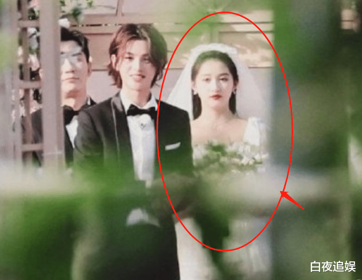 『Angelababy』同样是90斤,杨颖、关晓彤《跑男》穿婚纱,差距全在脖子上了