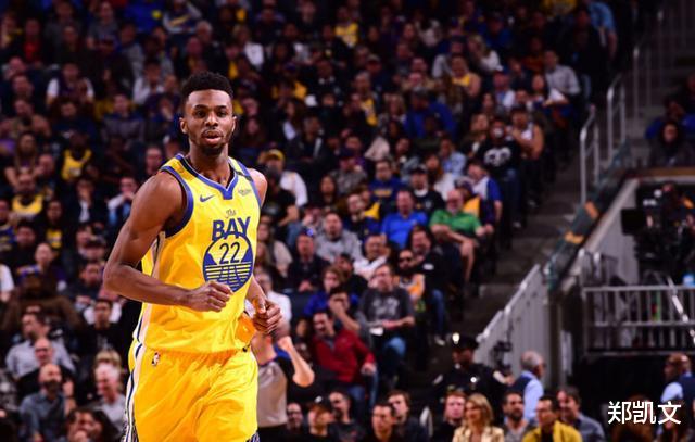维金斯▲从森林狼到勇士，转型仅仅用了12场，“枸杞哥”经历了什么