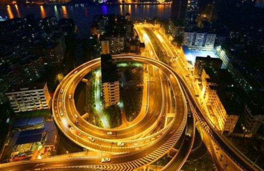 钉子户@中国最“牛”钉子户,设计师专门为它修改图纸,如今房主却苦不堪言