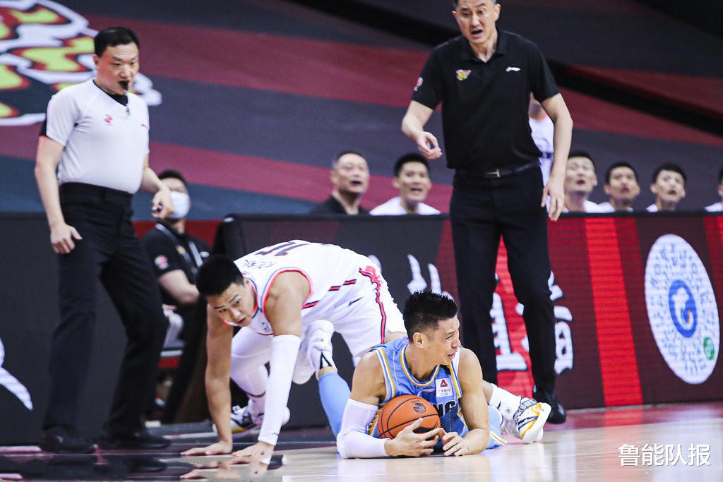 广东男篮|史诗级逆转！CBA九冠王疯狂31连胜，杜锋愤怒一吼，造19分大翻盘