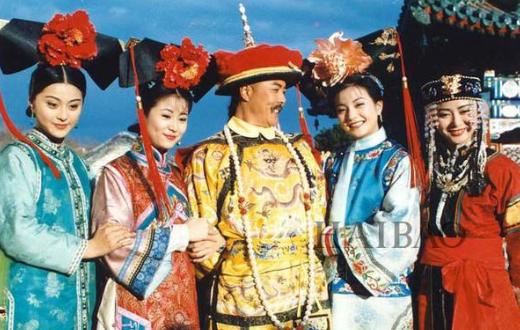 琉璃|《还珠格格》女配：老佛爷嫁诸葛亮，彩霞成董事长，小鸽子已出家