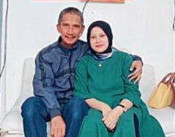 睹图|妻子离世一年男子爱上亲家母，曾让儿子儿媳帮忙撮合，如今已结婚