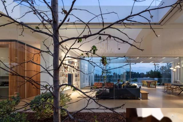 最理想的乡村别墅，屋顶游泳池+健身房，这些都有了